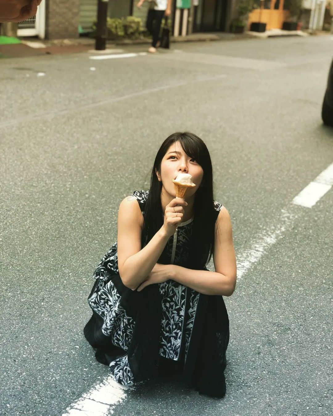 山田かなのインスタグラム：「夏ですねー  #インスタグラビア　#instalove #グラビア #扎心了 #like #gravure #tokyo #model #Japanesegirl #ootd #style #photo #love  #instagravure #맞팔」