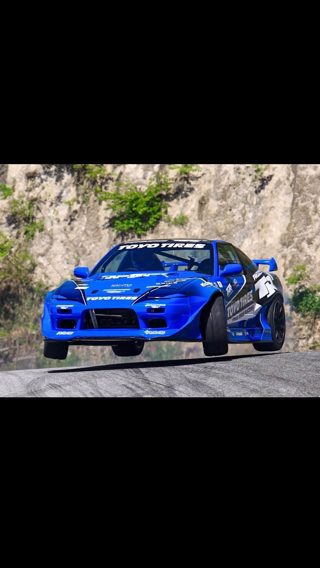 川畑真人のインスタグラム：「180sx @teamtoyotiresjp   R35 @daigosaito87   #toyotires #nissan #jdm #drlft #180sx  #silvia  #r35 #ktc #sr20det」