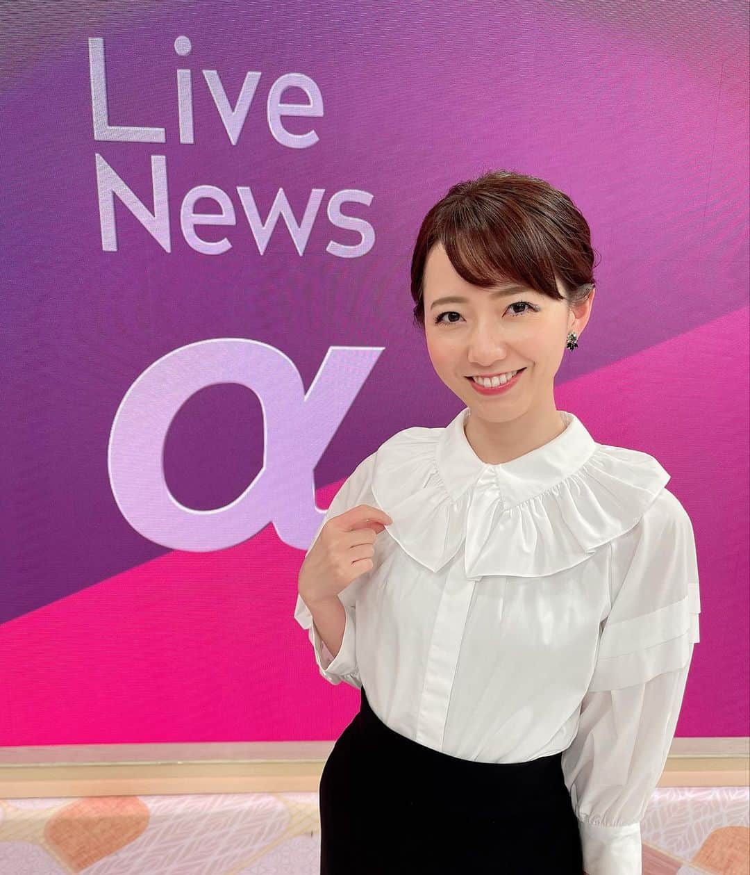 のインスタグラム：「前髪を切りました✂️ なんだか思いのほか幼くなりました👶  連日暑いですね〜〜🫠💦 まだ6月なのに…！  暑さ対策をしっかりとして乗り切っていきましょう〜🍧🌻🌈  #LiveNewsα #衣装 #襟がかわいいブラウス」
