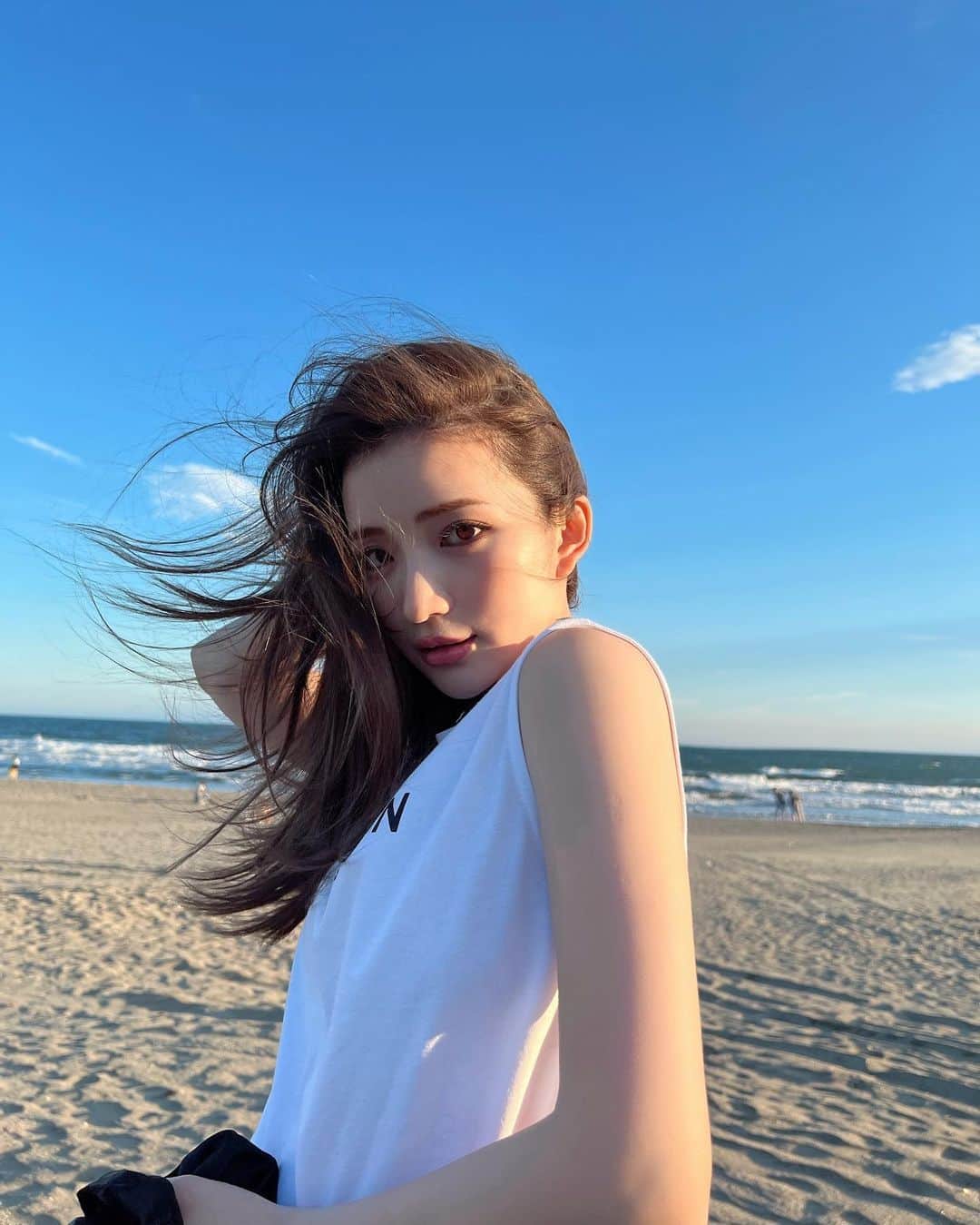 南りほのインスタグラム：「景色だけ見にいった🫶🏻 土日最高だ🫶🏻💙」
