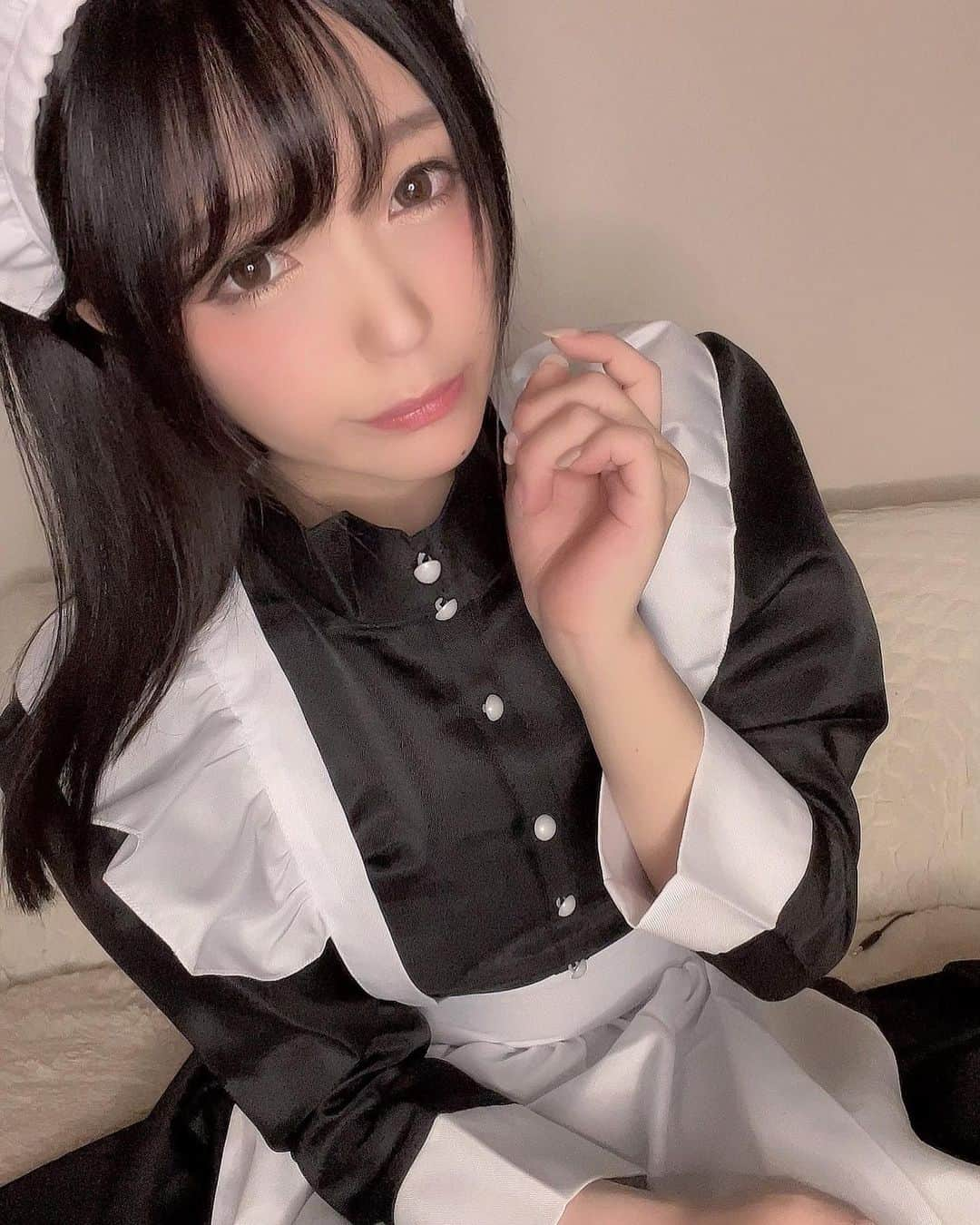 南梨央奈のインスタグラム：「あなただけのメイドにして下さい。  #AV女優  #メイド服  #コスプレ  #クラシカルメイド」