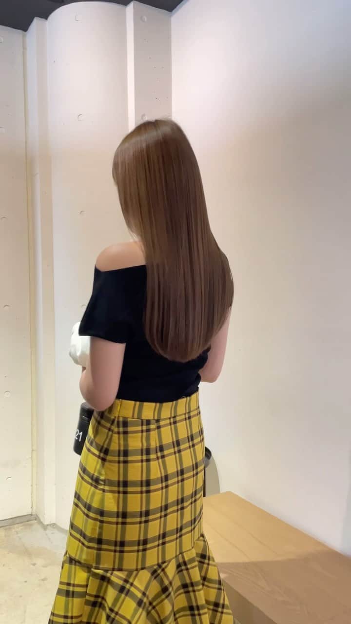 藤川沙弥のインスタグラム：「. . 髪が生き返った💆🏻‍♀️✨ 煌水 + marbb、ミネコラトリートメント２倍 初めての水素カラー♥︎ カラーがさらに長持ちするそう🫶🏻 milk tea beigeで綺麗な色ꕀ  いつも @sayaka_diptymoila さんに お任せしております🙋🏻‍♀️🤍」