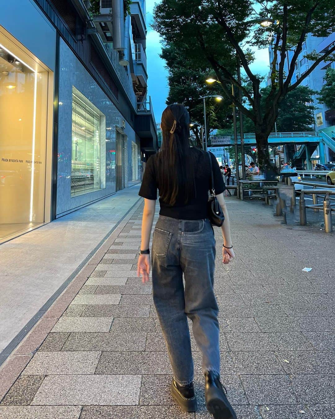 のインスタグラム：「最近リメイクデニムにはまってるんだけど こちらもすんごく可愛い🫶🏻 thank you~🖤 @maison_metaphore_official」