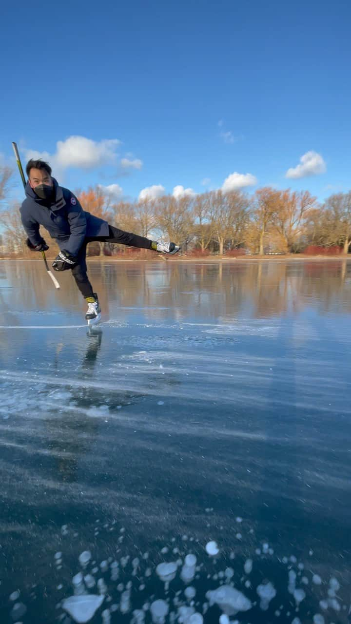 ナム・グエンのインスタグラム：「This heat wave making me miss the cold air and frozen lakes to skate on😆」