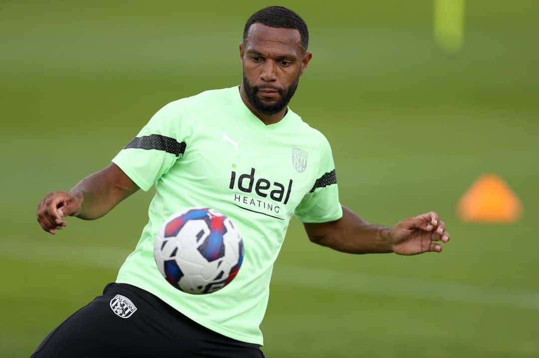 マット・フィリップスのインスタグラム：「⚽️」