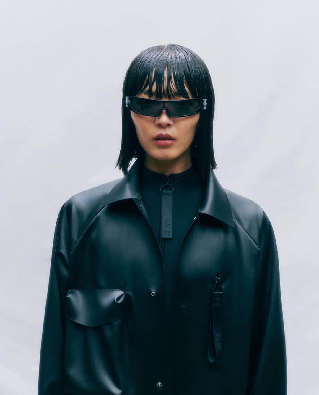 ペニーレ・タイスベックのインスタグラム：「Outtakes from Rains SS23 captured by @philip_messmann   Head of design: @tannevinter  Concept & art direction: @moon_intl  Stylist: @pernilleteisbaek  Show director: @joshbredehoeft  Casting: @arthurmejean @kirill.grn  Production: @yoannetmarco / @maestrimarco  Hair: @garygillhair  Makeup: @anatakahashiii  Manicurist: @loradesousa  PR @lucienpages」