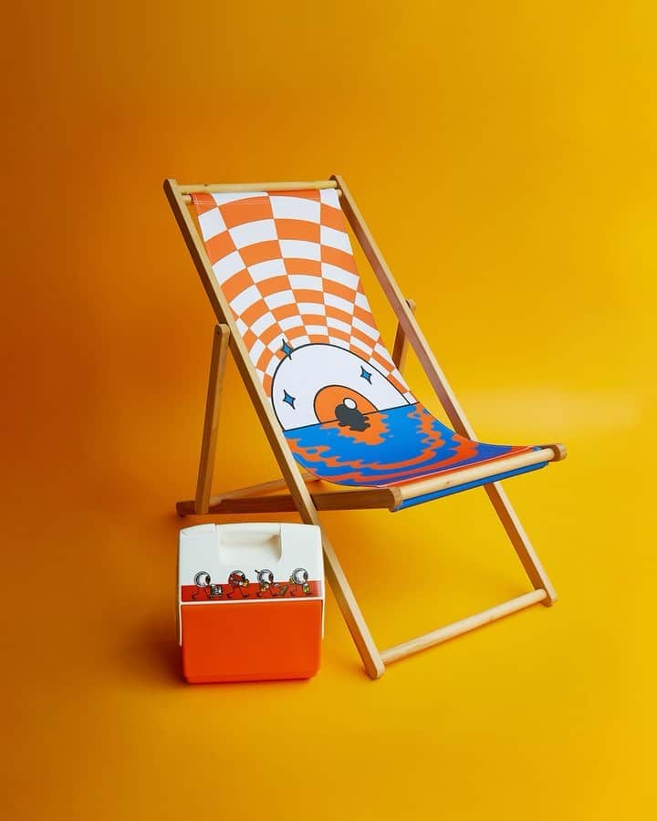 ジーエルシーオーのインスタグラム：「Stay opti-cool this summer with the coolest gear in town 😎   Created in collaboration with illustrator Daniel Shepard, our Summer Survival gear includes key pieces to not just survive, but THRIVE the ragiest of rages.」