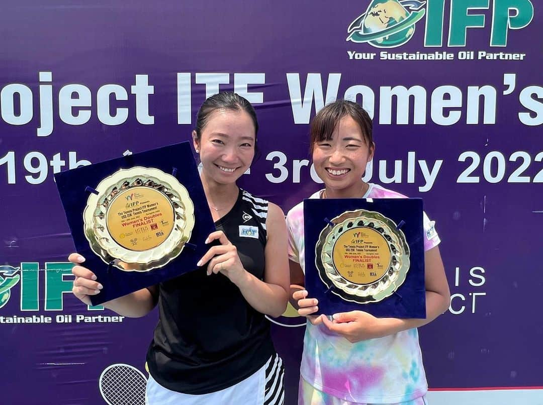 小堀桃子のインスタグラム：「. . . $25,000 Gurugram ダブルス準優勝🥈👭 . . 初めてのペアリングでたのしかった😋 ありがとう〜！！ 来週もがんばるぞー！ . . . #india #gurugram #インド #グルガオン #tennis #doubles #finalist」