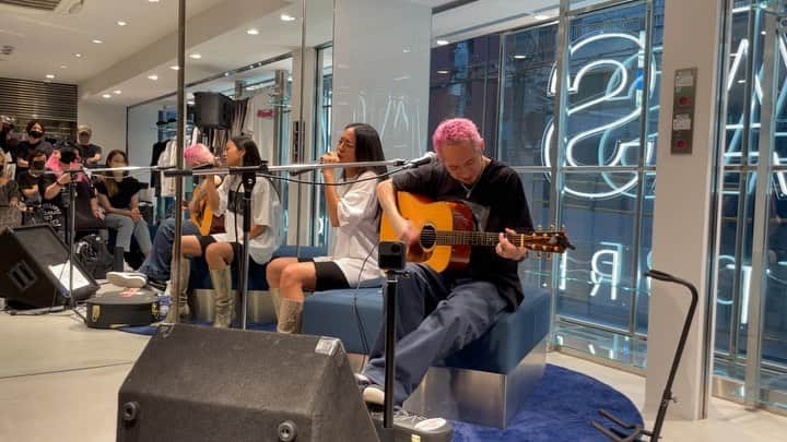 大門弥生のインスタグラム：「我慢する事が、当たり前になってしまうと、自分の本音が分からなくなる時がある。  自分の心の声を聞いてあげることを 忘れんとって。  私は私のために。アナタはアナタの為に、素直に、生きればいい！  I Need To Be Me, You Need To Be You.  TATRAS POP UP @jesse_mcfaddin_original special liveに新曲を歌わせてもらいました。  Nuff respect bredda JESSE🙏」