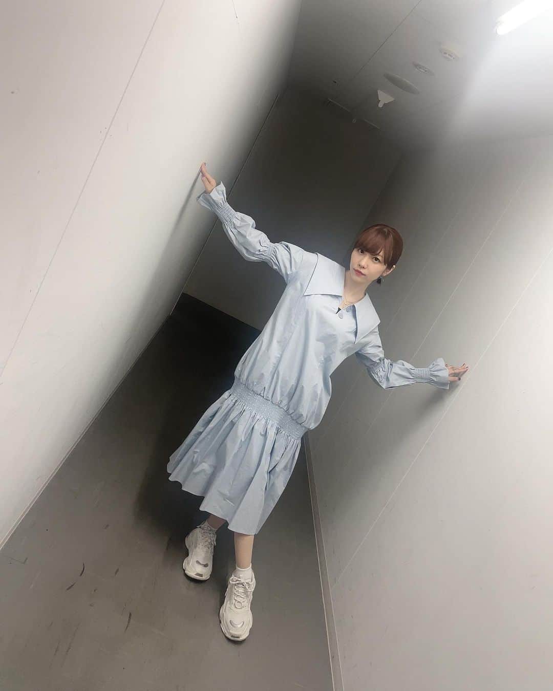 愛美のインスタグラム：「かわちいワンピース  #ootd #私服 #ガスヴァンサントみたいに蒼い  #balenciaga   #アニメてっぺんっ先行上映会 #アニメてっぺんっ #てっぺんっ」