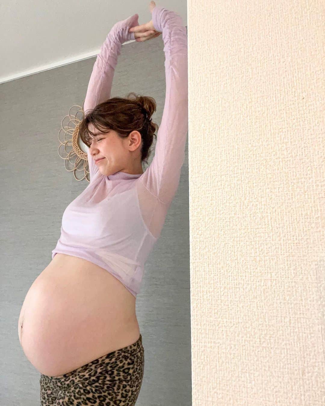 大森紗理 ステファニーのインスタグラム：「9ヶ月🕊 . . #マタニティフォト #マタニティ記録  #maternity #妊娠9ヶ月 #妊婦 #プレママ」