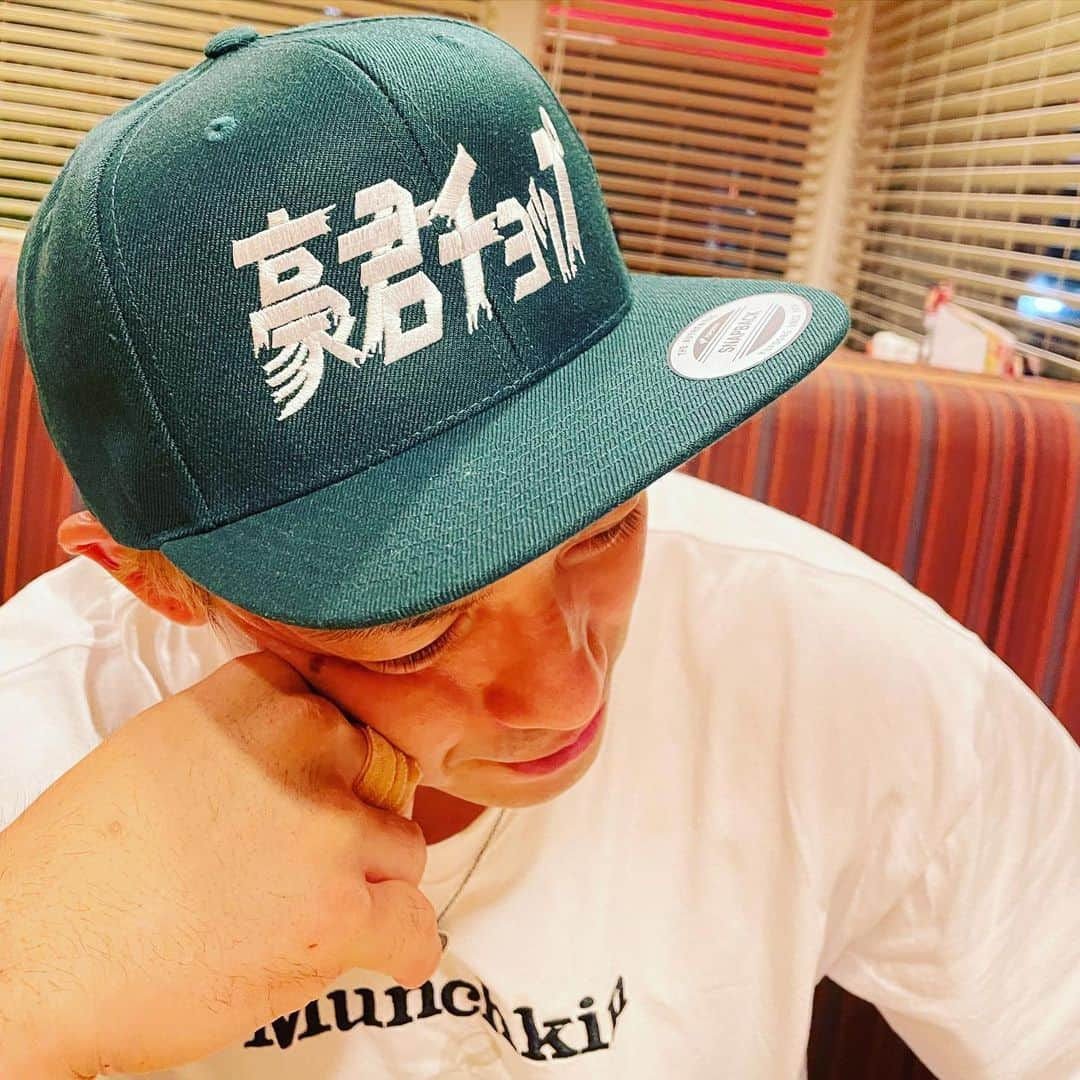 潮崎豪のインスタグラム：「. お気に入り🧢  #豪君チョップ #チョップ #ミネ産 #wrestleUNIVERSE #noah_ghc」