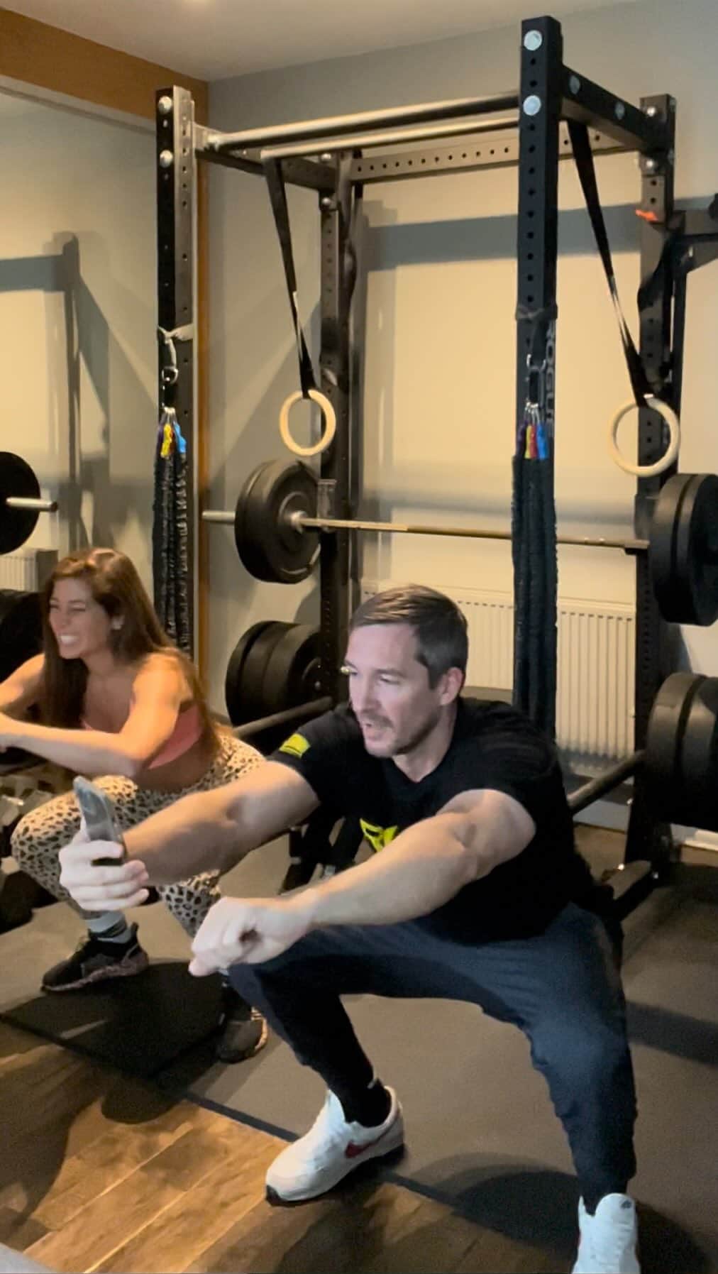 のインスタグラム：「Not going to lie…. That hurt 🥴  @anthonyquinny and I doing a demo of this weeks @anthonyquinlanfitness challenge for his awesome clients!  The “bring sally up, bring sally down” squat challenge is 3 mins 25 seconds of leg burning so called fun… he can’t set the challenge without doing it himself hey? Even if he does rope me in 😂  Bonus for his clients is… if they send in a video of them doing the challenge, they have chance of winning a supplement of their choice from @boxedoffltd 🙌🏼  Head over to @anthonyquinlanfitness and click the link in the bio if you want to get involved in the fun and achieve your fitness goals 👊🏼  #fitness #getfit #fitnesschallenge #couplesfitness #team #squad #sallyupsallydown #sallyupsallydownchallenge #challenge #fun #squat #squats #laugh #onlinefitness #onlinefitnesscoach #boyfriend」