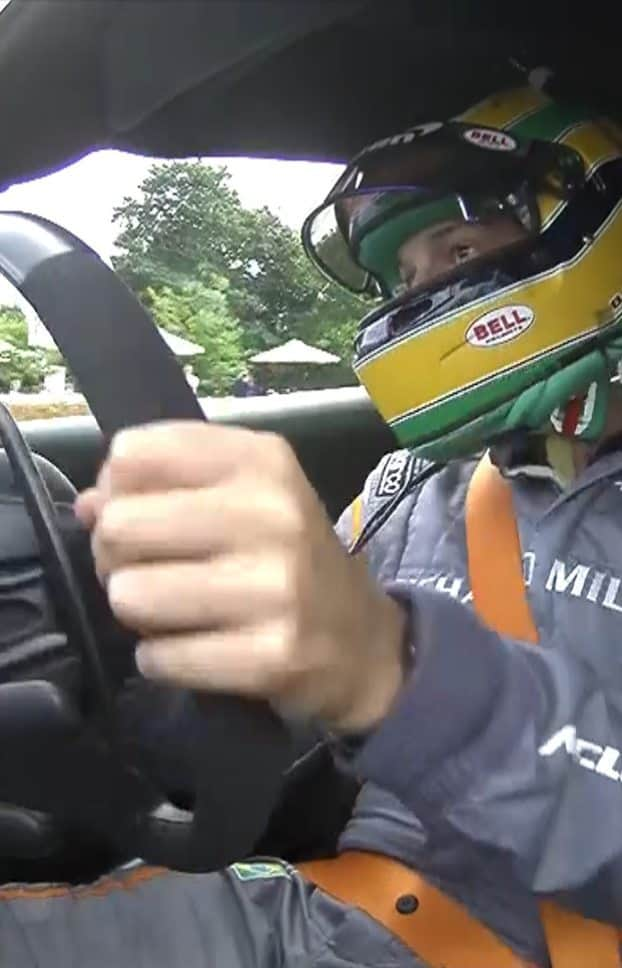 ブルーノ・セナのインスタグラム：「Venha comigo pra uma subida de montanha em Goodwood com narração minha (em inglês) na Mclaren 720s!! Come with me on a hard ride up the @fosgoodwood hillclimb hearing my commentary as I drive the @mclarenauto #720s 😍😍」