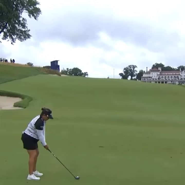 リセット・サラスのインスタグラム：「@congressionalcountryclub you were a beauty but more so a beast! Thanks @kpmgwomenspga   When you think "nope" based on contact and then you say "oh just kidding, I'll take it!" 🤷🏽‍♀️」