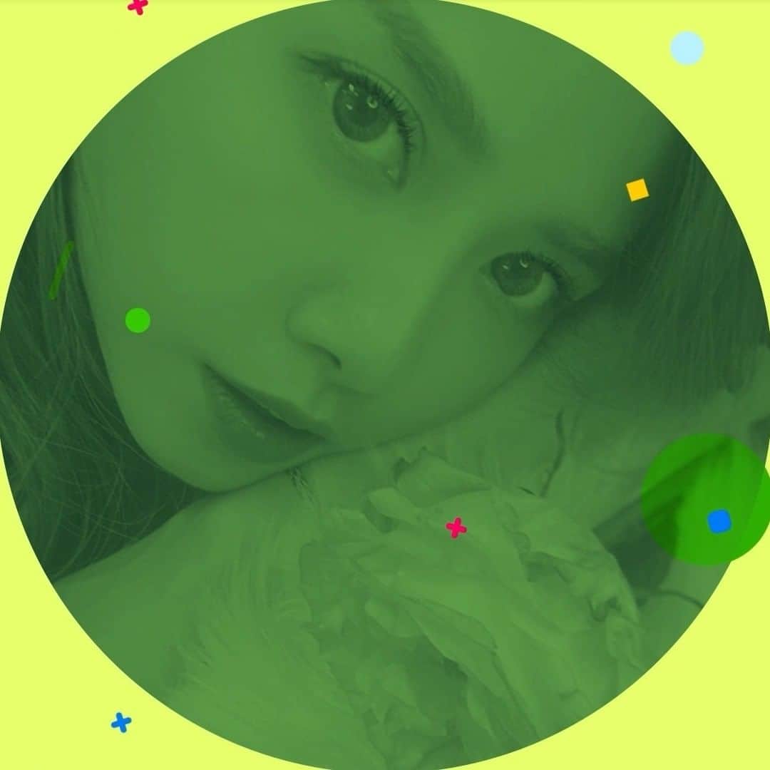 Miaのインスタグラム：「最新的一集YT影片來囉！ 這次來介紹超便宜的平價百元包包 到底口不口以買呢？？？ 身為小資媽咪之消貪番長這次又敗了什麼值得購入的東西要來推大家入抗！ 請大家看完預告到原影片觀看整集影片吧！🥰 https://youtu.be/gWt1ptTejkU」