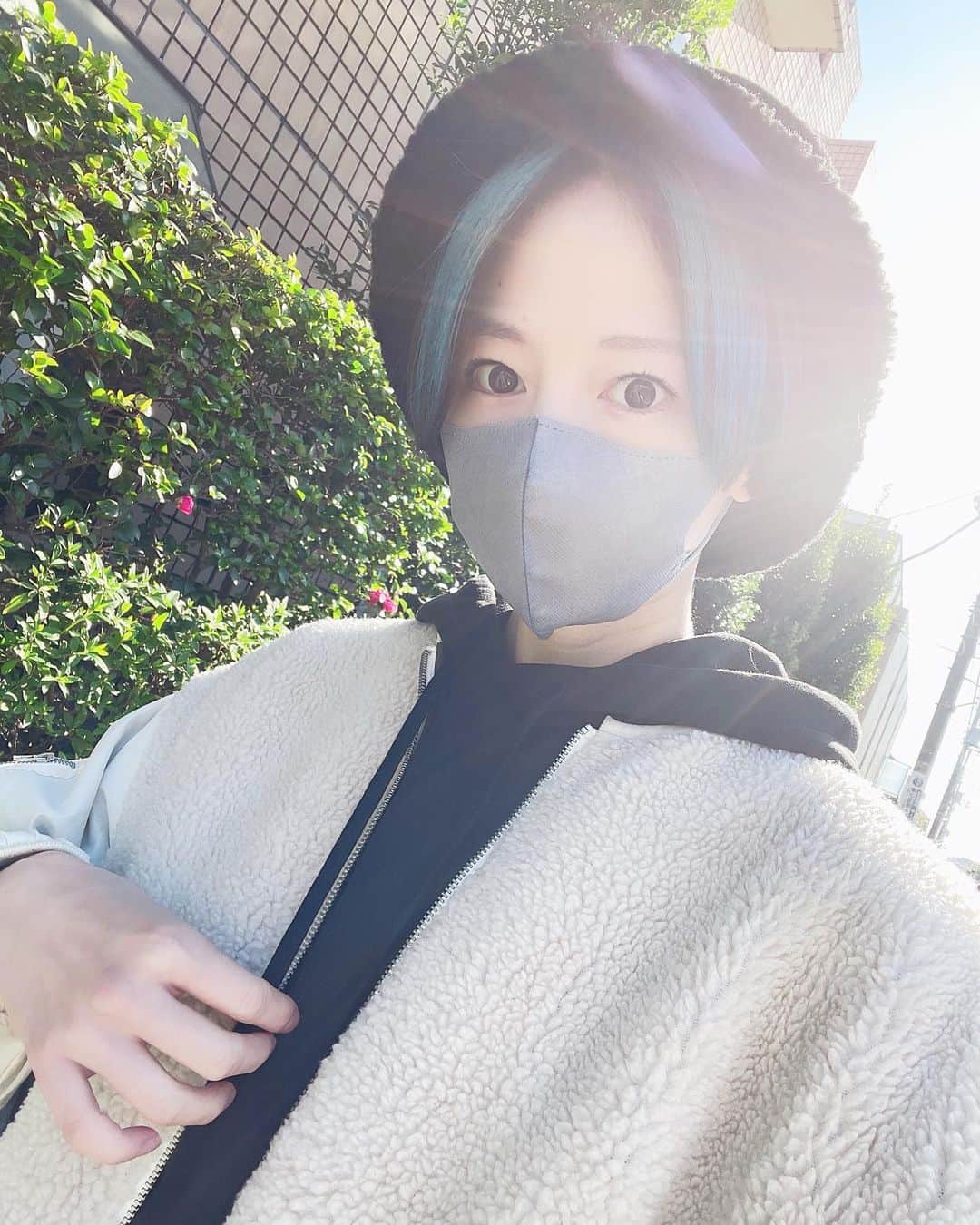 のインスタグラム：「ㅤㅤㅤㅤㅤㅤㅤㅤㅤㅤㅤㅤㅤ #私服戦隊ミヤジマン  梅雨明け！自然光って元気出るよねㅤㅤㅤㅤㅤㅤㅤㅤㅤㅤㅤㅤㅤㅤㅤㅤㅤㅤㅤㅤㅤㅤㅤㅤㅤㅤㅤㅤㅤ #派手服 #派手コーデ #派手髪女子 #派手髪ショート #ボーイッシュコーデ  #ootd #宮島咲良 #ミヤジマン #ぼっち戦隊ミヤジマン」