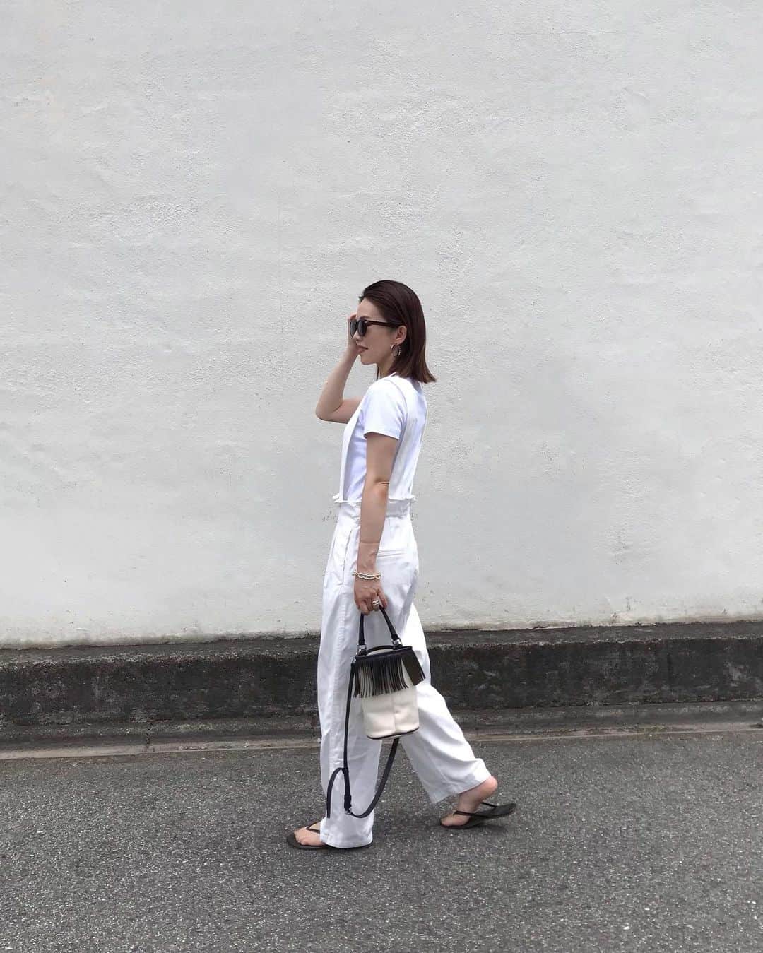 muua777のインスタグラム：「. ⁡ あ、あつい……☀︎ ⁡ とりあえず真っ白で涼しげに😊 ⁡ ⁡ ⁡ t shirt… #uniqlo bottom… #zara」