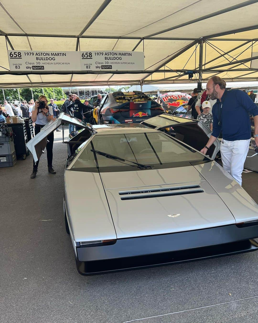 ノーマン・フォスターさんのインスタグラム写真 - (ノーマン・フォスターInstagram)「At Goodwood checking out the incredible Aston Martin Bulldog 1979 - a one off - and helping to judge the Concours d’Elegance」6月27日 22時01分 - officialnormanfoster