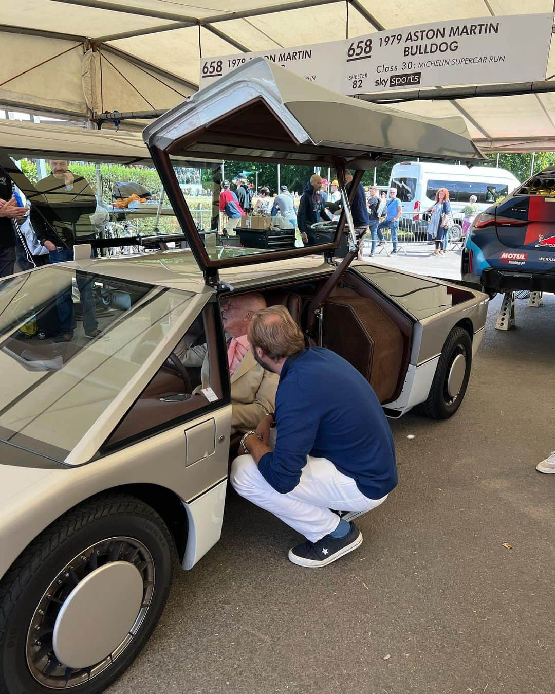 ノーマン・フォスターさんのインスタグラム写真 - (ノーマン・フォスターInstagram)「At Goodwood checking out the incredible Aston Martin Bulldog 1979 - a one off - and helping to judge the Concours d’Elegance」6月27日 22時01分 - officialnormanfoster