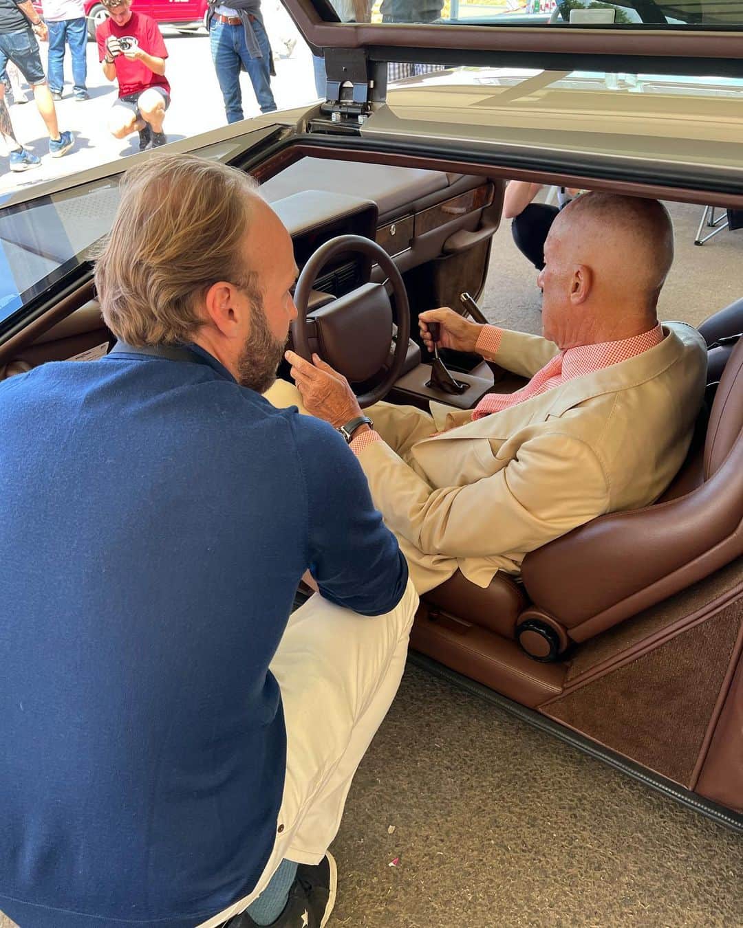 ノーマン・フォスターのインスタグラム：「At Goodwood checking out the incredible Aston Martin Bulldog 1979 - a one off - and helping to judge the Concours d’Elegance」