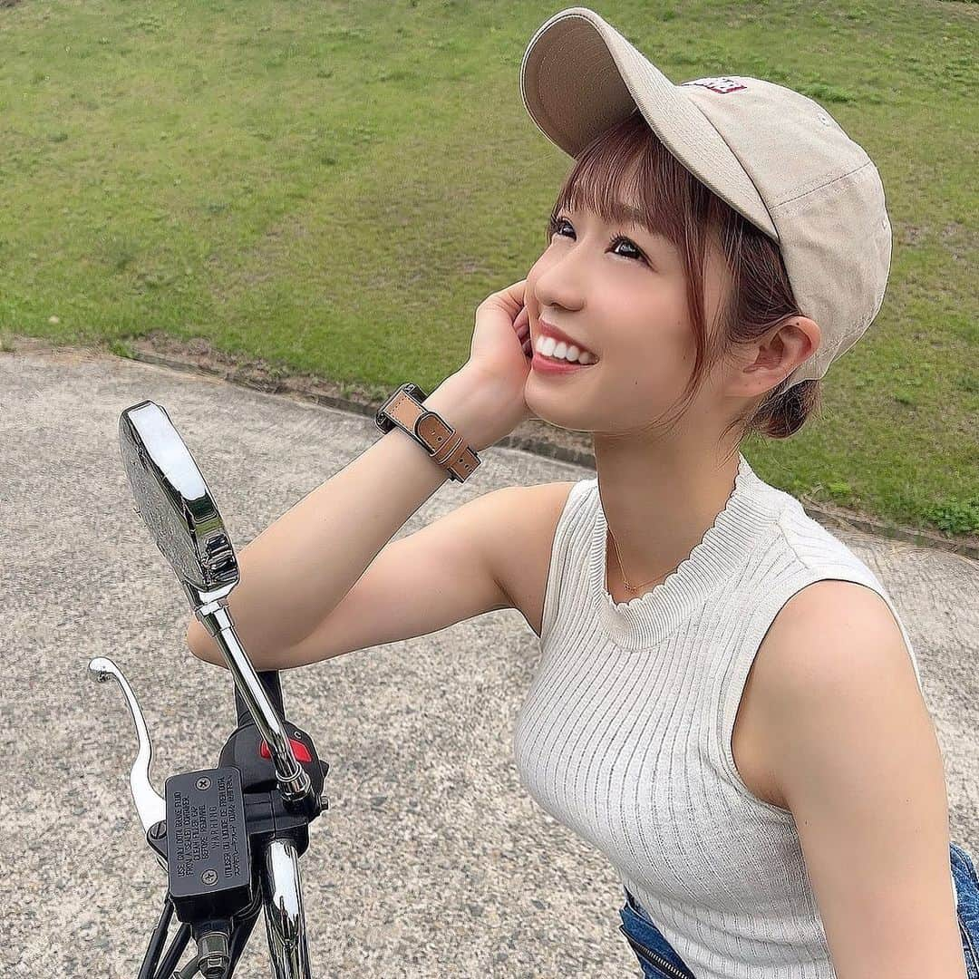 美女美容事情さんのインスタグラム写真 - (美女美容事情Instagram)「《可愛すぎるバイク女子🛵💨》⁠⠀ *⠀⠀⠀⠀⠀⠀⁠⠀⁠⠀⁠⠀⁠⠀⁠⠀ 今回ご紹介させて頂きますのは!!👀❤️⁠⠀⁠⠀⁠⠀⁠⠀⁠⠀ 朝山すずさん<@suzu_asayama> の素敵なお写真📸⠀⁠⠀⁠⠀⁠⠀ *⠀⁠⠀ スタイルも抜群でキャップも可愛いですね😍💖⠀ こんな美人さんとツーリングしてみたいですね☀️⠀⠀⠀⁠⠀⁠⠀⁠⠀⁠⠀⁠⠀ *⠀⁠⠀⁠⠀⁠⠀⁠⠀⁠⠀ 朝山すずさん<@suzu_asayama> 素敵な投稿をありがとうございました☺️📸✨⠀⁠⠀ 朝山すずさんのアカウントには他にも素晴らしい投稿が沢山ありますので是非覗いてみてくださいね💁‍♀️💙⁠ ⁠⠀ ⠀⠀⁠⠀⁠⠀⁠⠀⁠⠀ △▼△▼△▼△▼△▼△▼△▼△▼△▼ ⁠⠀⁠⠀⁠⠀⁠⠀ ❤️🧡💛「ビジョビ (美女美容事情)」💚💙💜⠀⠀⠀⠀⠀⠀⠀⠀⠀⠀⠀⠀⠀⠀⁠⠀⁠⠀⁠⠀⁠⠀⁠⠀⁠⠀ 👇掲載ご希望の方は👇⠀⠀⠀⠀⠀⠀⠀⠀⠀⠀⠀⠀⠀⠀⠀⁠⠀⁠⠀⁠⠀⁠⠀⁠⠀⁠⠀ @b_b_j.jタグ付けと🖤 #ビジョビ ⁠⠀⁠⠀ 🖤タグ付けお願いします⠀⠀⠀⠀⠀⠀⠀⠀⠀⠀⠀⠀⠀⠀⠀⁠⠀⁠⠀⁠⠀⁠⠀⁠⠀⁠⠀ △▼△▼△▼△▼△▼△▼△▼△▼△▼ ⁠⠀⁠⠀ #美人#美女#バイク#ゴルフ女子⠀ #キャップ#サロンモデル⠀ #インスタ美女#インスタ美人」6月27日 17時56分 - b_b_j.j