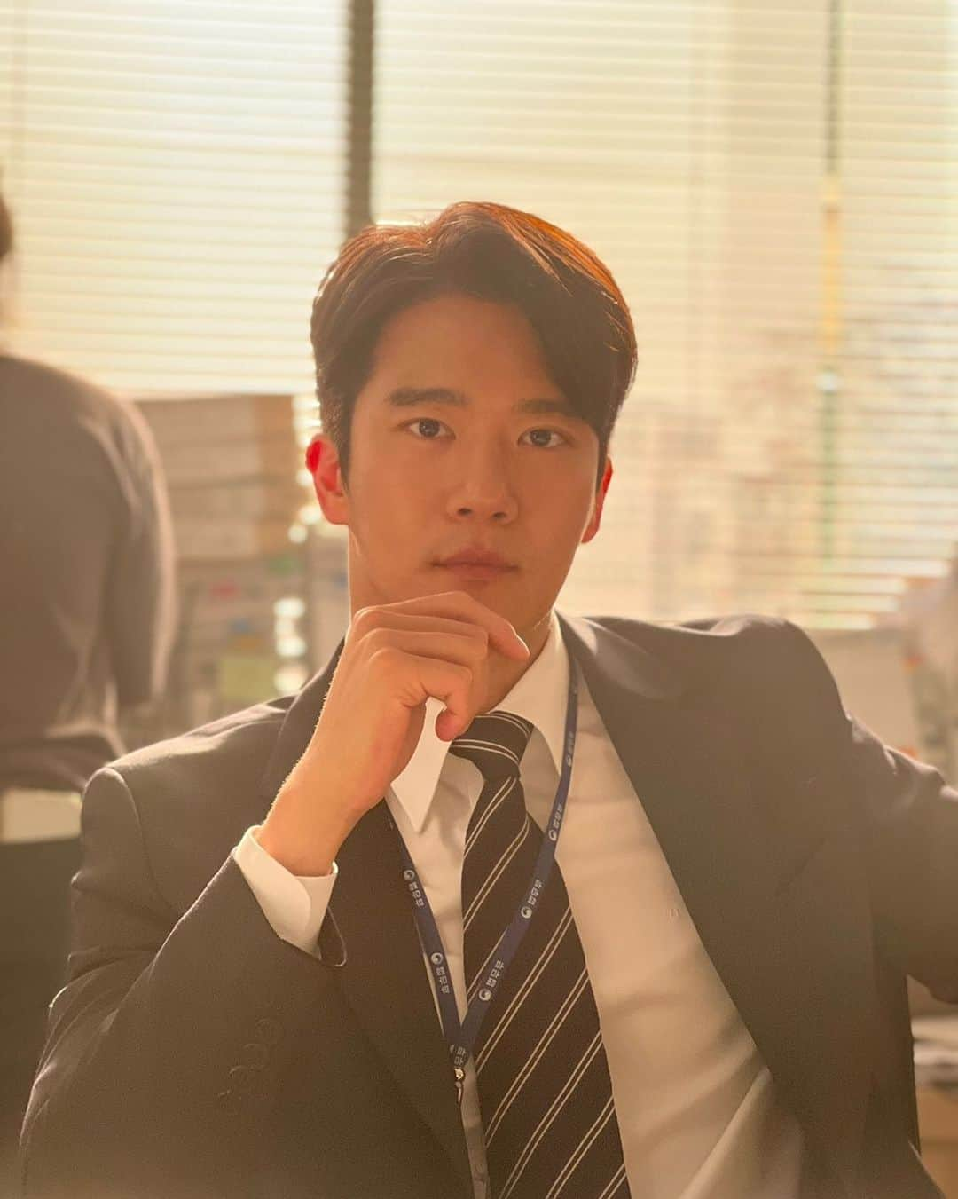 ハ・ソクジンさんのインスタグラム写真 - (ハ・ソクジンInstagram)「류판사, 2022👨🏻‍⚖️⚖️  Photo by @artist_eunji   #사진잘찍네」6月27日 20時10分 - haseokjin