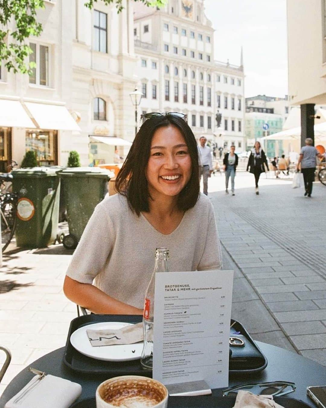 八木愛莉のインスタグラム：「Coffee time with @geniecollin ☕️ an amazing photographer .. ❤︎❤︎ ⁡ 📍Augsburg  ⁡ #throwback #augsburg #5月」