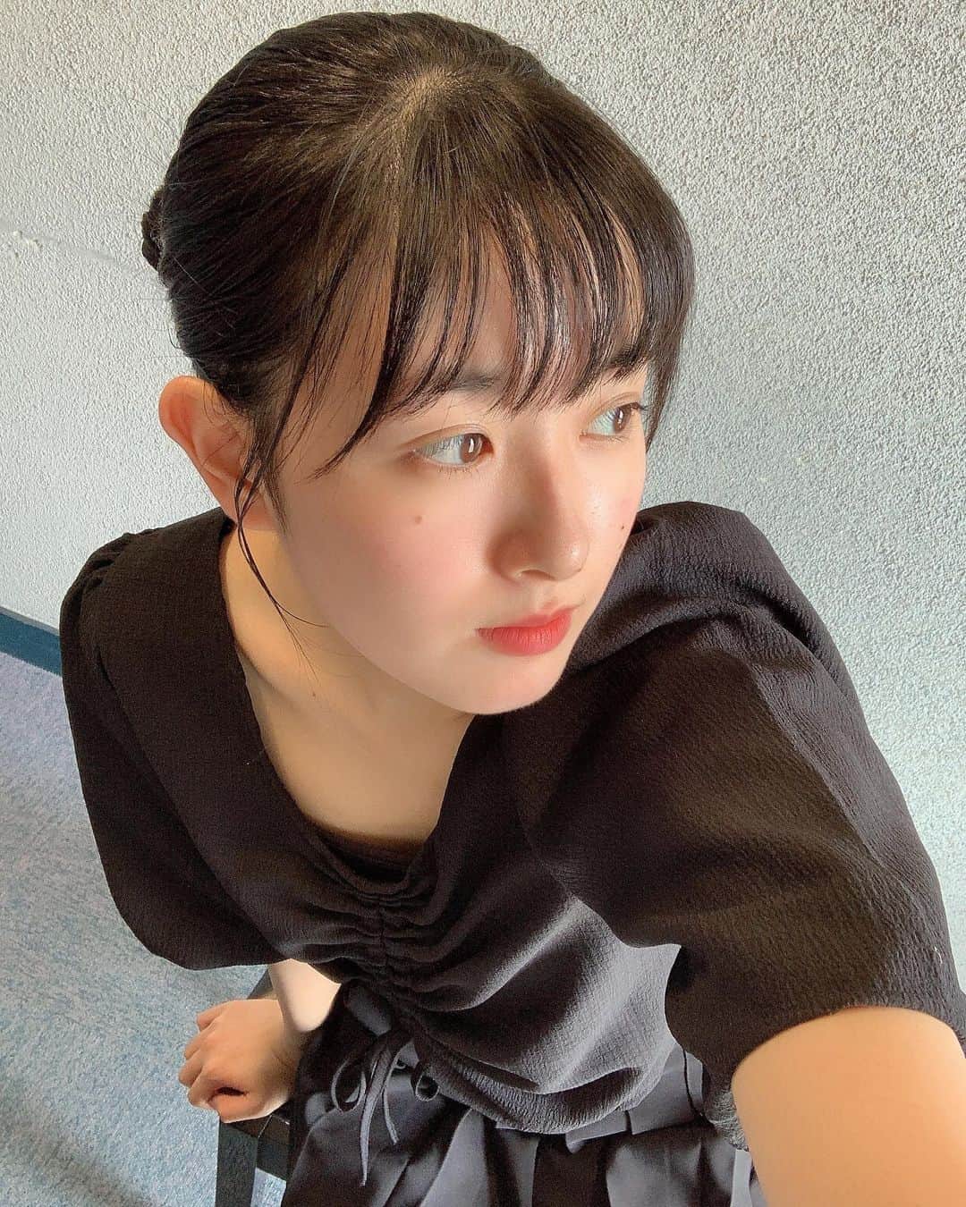 久保咲玖良のインスタグラム：「冷奴が美味しい季節だよ！  冷奴になに乗せるのが好き？  #夏だね #あついね」