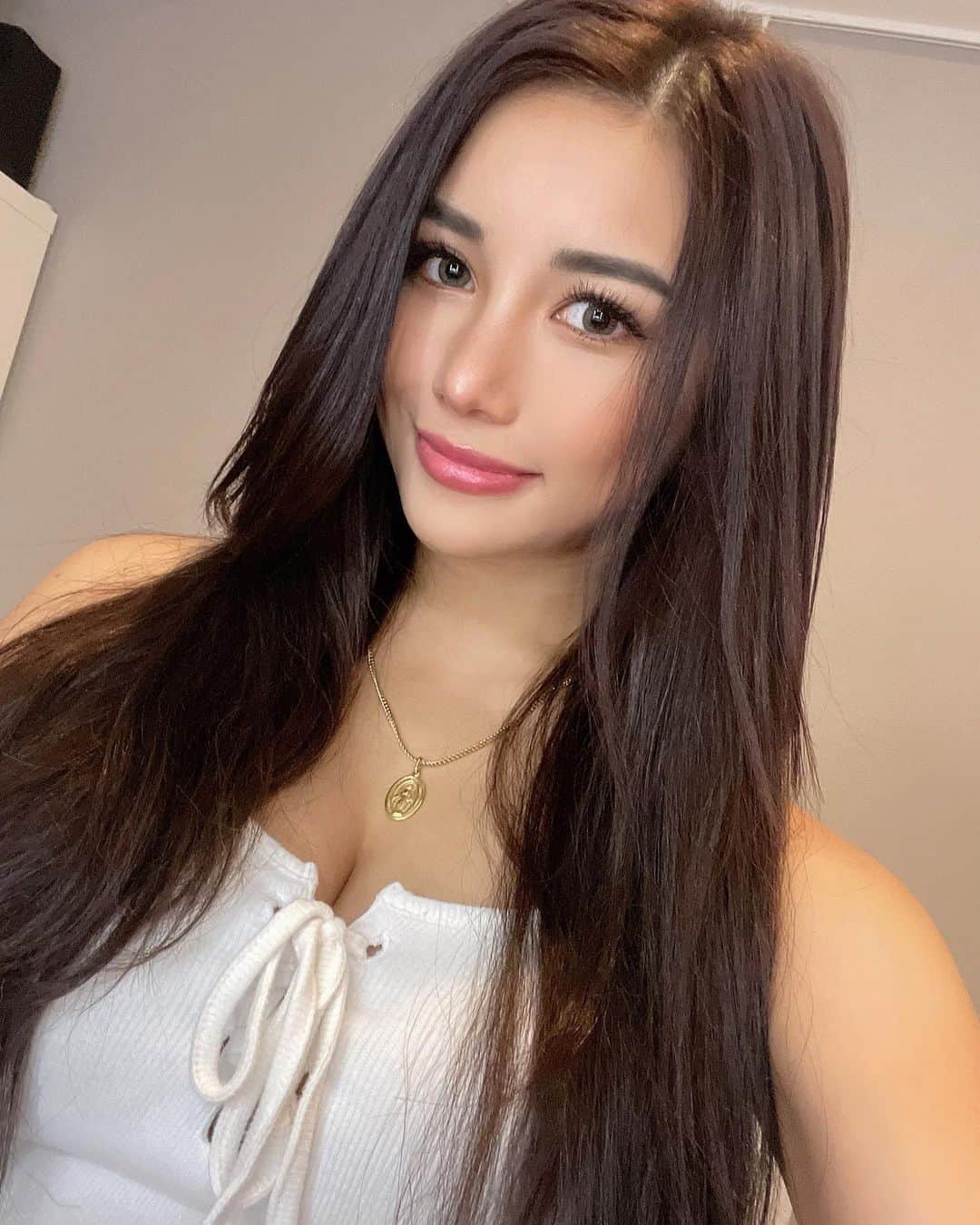 のインスタグラム：「ロンサリ。おやすみ〜」