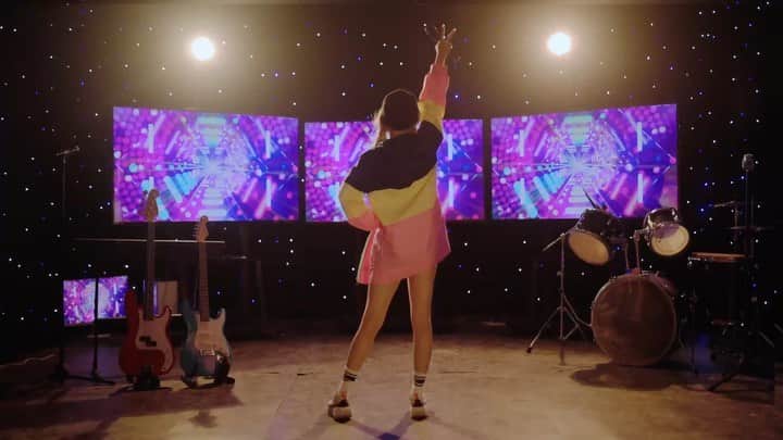 EROKOのインスタグラム：「New dance video uploaded~ check my channel! Or link in my story~ https://youtu.be/5GeSjCNRq20」
