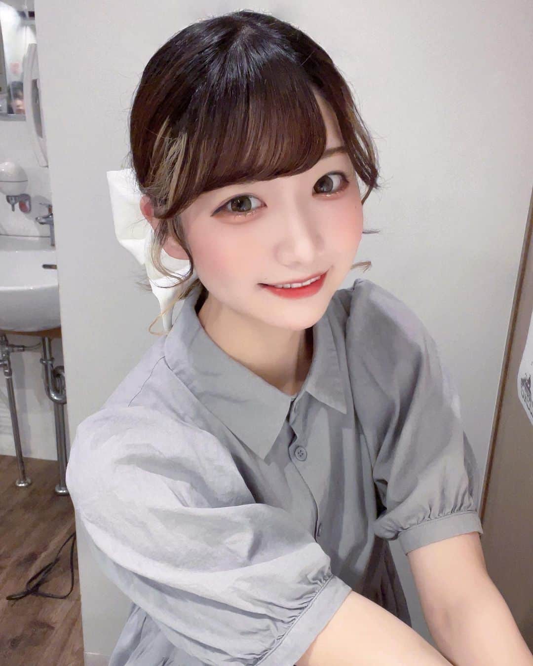 牧乃めいのインスタグラム：「隣にいたことを思い出なんかにしたくないよ  #粉我 #japaneseidol #idol #被写体 #被写体モデル  #被写体になります #ファインダー越しの世界  #撮影会 #撮影会 #アイドル  #自撮り界隈 #自撮り #lfl #l4l #likeforlike #いいね返しは絶対 #いいね返し #ウルフ #インナーカラー #ウルフカット #ウルフボブ #ウルフカット女子 #地下アイドル #東京セラフィム #東セラ #水色担当 #ootd #おしゃれさんと繋がりたい」