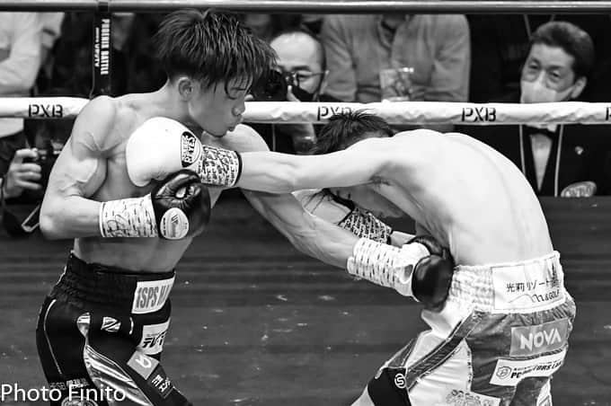 谷口将隆のインスタグラム：「. . Body shot🥊🔥 . photo by @finito22  . #ボディ　#boxing  #ボクシング #後楽園ホール　#ヨンテンニーニー #あれから　#2ヶ月」
