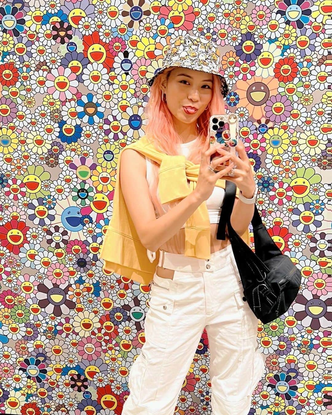 Yukiのインスタグラム：「Anyone else a fan of MURAKAMI? I am! Swipe to see some fun 🙃   I took my girl @tokyo_twiggy around LA while she was visiting town. It was fun to just enjoy each other’s company and encouraging each other to rise above 🙌🏻💕   I also had the pleasure of meeting Mr. Bryan of @fugetsudo in Little Tokyo! Such a historic Japanese sweets shop 💕   Lastly, if you know what anime that yellow moped is from, you a real G 😆   @thebroadmuseum @takashipom #murakami #takashimurakami #thebroad #thebroadmuseum #littletokyo #dtla #FLCL #furikuri」