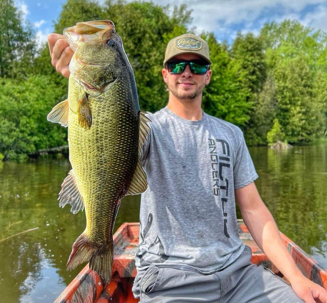 Filthy Anglers™のインスタグラム：「Nice haul from Declan @dkmcdee - Congrats on the catch you are Certified Filthy www.filthyanglers.com #filthyanglers #fishing #bassfish #outdoors #hunting」