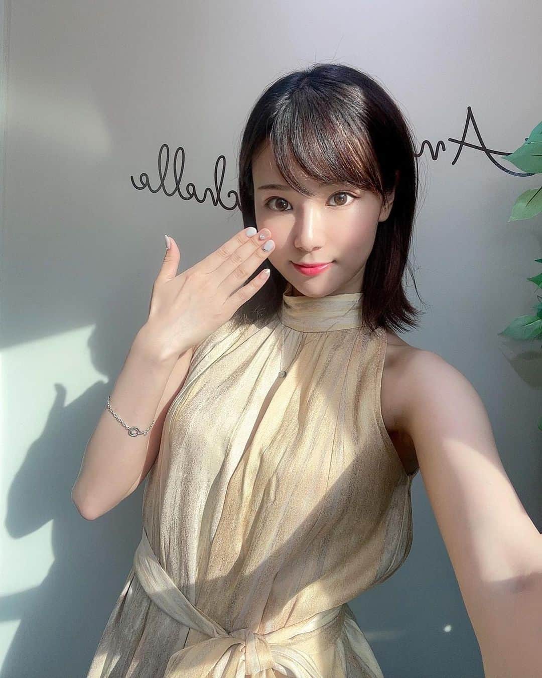 西原愛夏のインスタグラム：「@angelicamichelle_ebisu さんで久しぶりに💅ネイルしてきました☺️💓 早くてイメージ通りにしてもらえるので感謝です( •̥-•̥ )✨  みんなにおすすめのお店です🥰」
