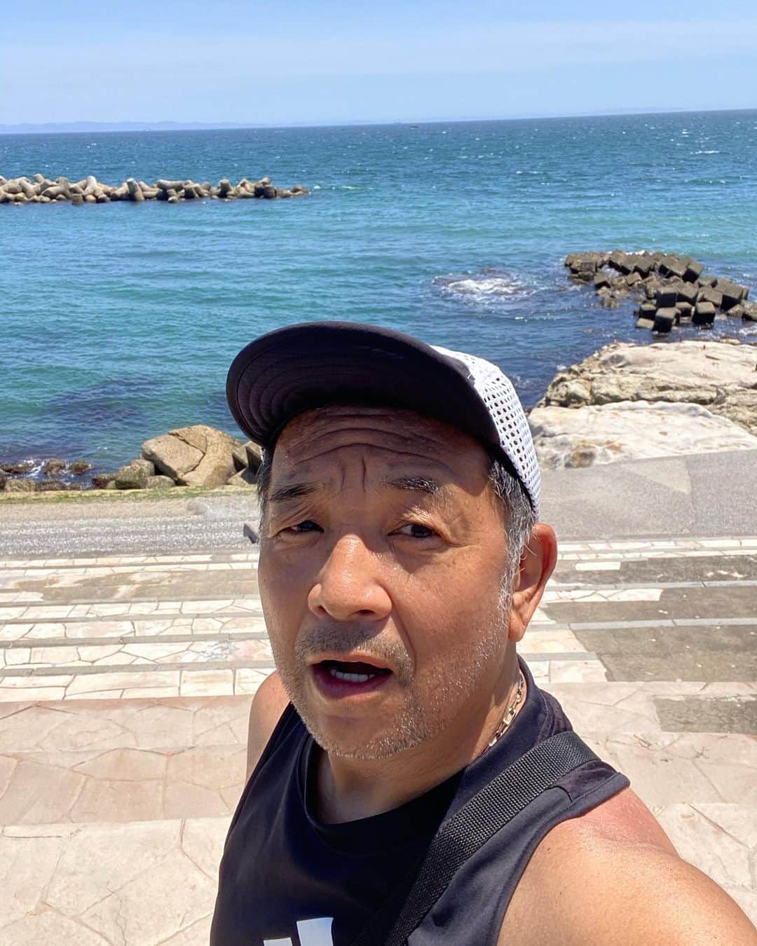 中野英雄のインスタグラム：「本日は晴天なり 暑いけど海風が最高に 気持ちいいです  #walking #yokosuka  #enjoy #japan #happy  #instagood」
