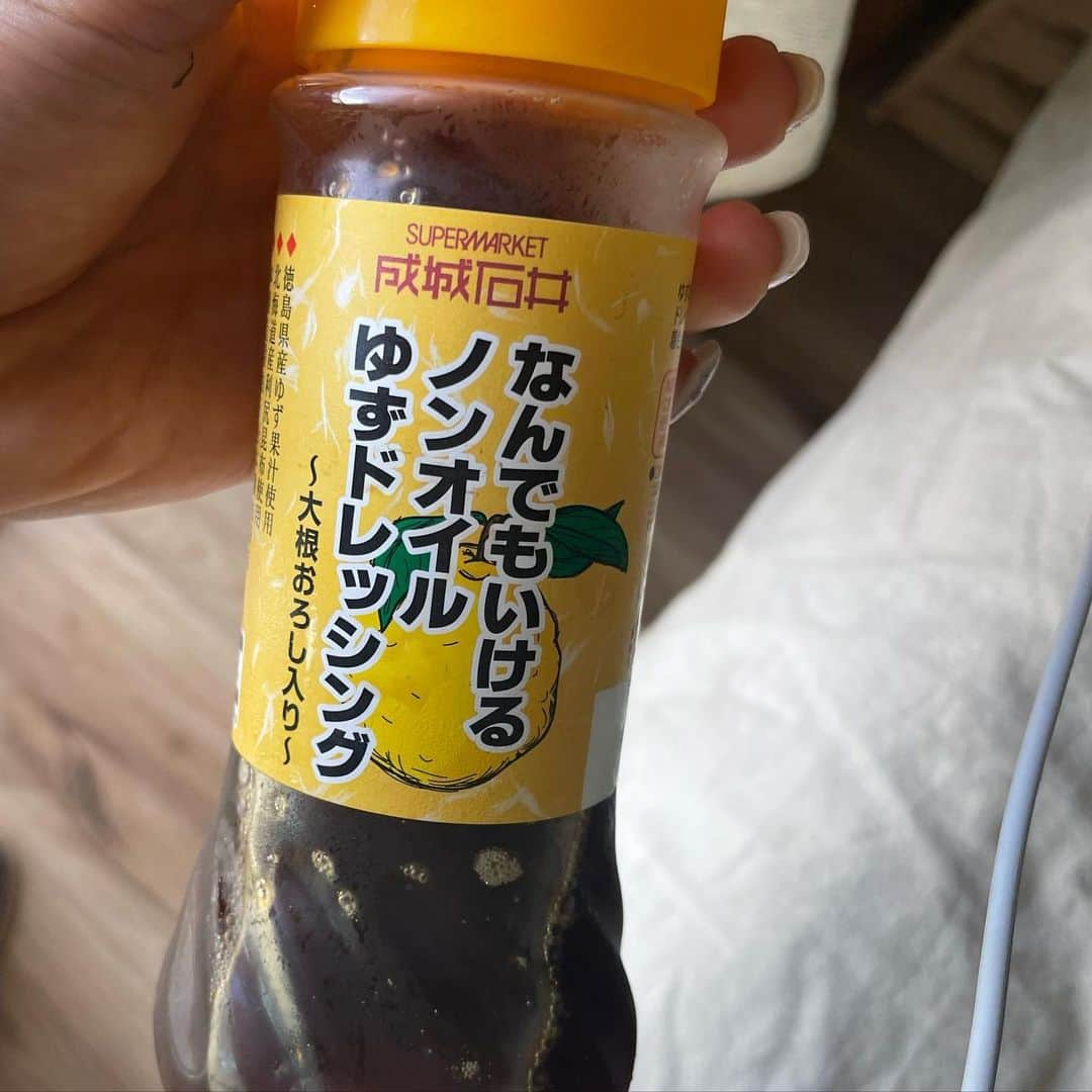 ちゃぴさんさんのインスタグラム写真 - (ちゃぴさんInstagram)「トレ後30〜60分以内に ・白ごはん150g ・タンパク質の食材120g(生の状態) ・脂質　ある程度 ・Youtubeにアップしたプロテインスムージー  を摂取するようにしてます💪🏽 トレーニングした後は特に筋肉に栄養を送りたいから結構食べる笑 お腹減ってなくても！筋肉のために🔥🔥  今は特に減量期ではないから何となーくね！  #1日の食事#食事記録#食事管理#PFCバランス#栄養バランス#食事#筋トレ女子#トレーニー女子#ダイエット食#ダイエット女子#筋トレ食#食事メニュー#ダイエット#PFCバランス#PFC #ヘルシーメニュー#ヘルシーレシピ#フル食#ローファット#ミールプレップ#ヘルシー弁当#トレーニングメニュー#トレーニング女子 #トレーニー女子 #lowfatdiet #WhatIEatInADay #fulldayofeating of #eatingclean #eatinghealthy #eatinghealthier」6月28日 18時13分 - nagichapi