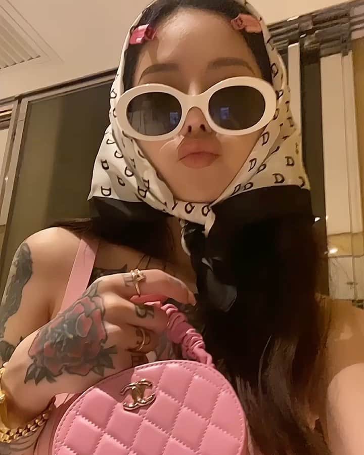 Abby Chenのインスタグラム：「Pink baby💞」