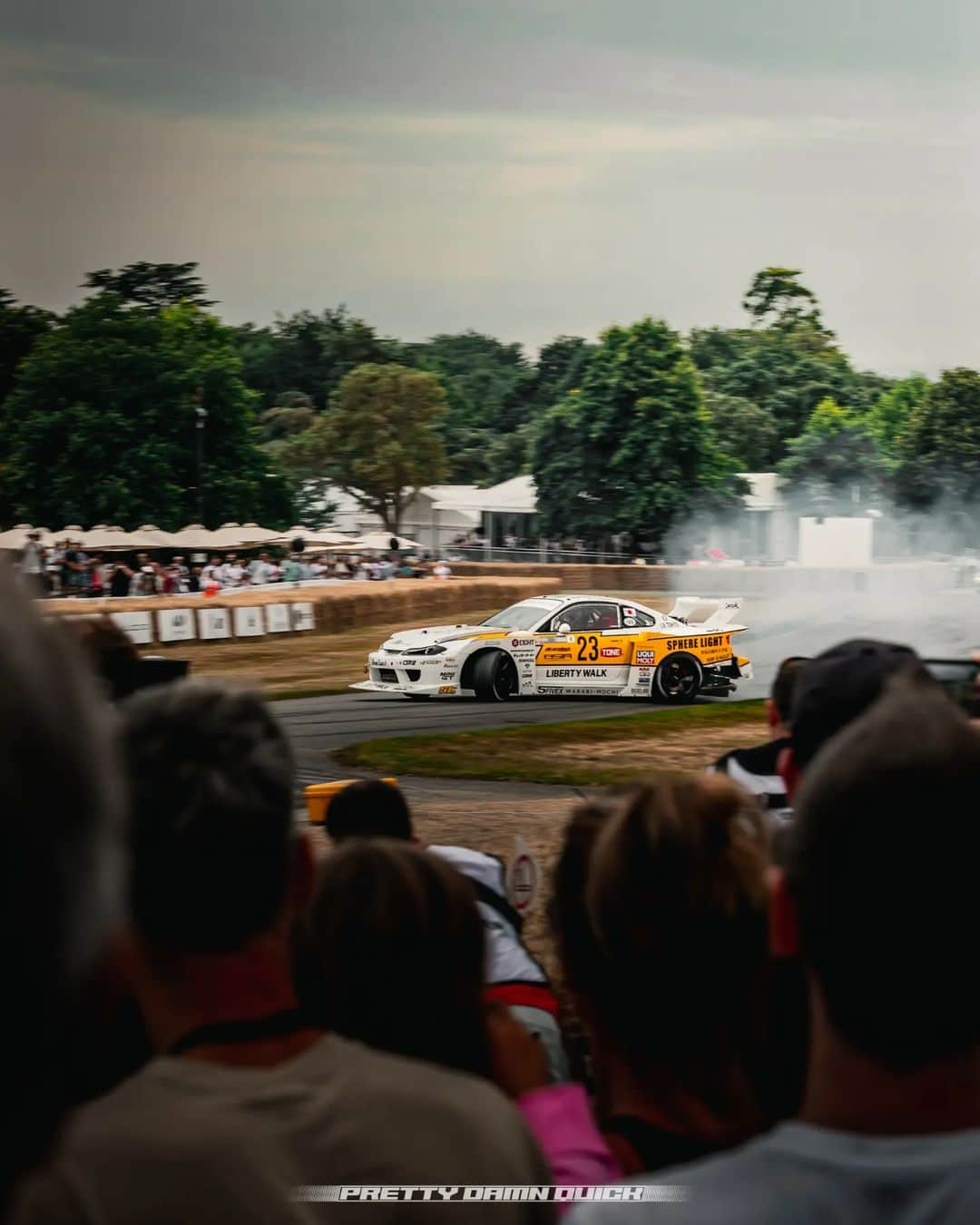 日比野哲也さんのインスタグラム写真 - (日比野哲也Instagram)「Half the Liberty Walk kit got scattered across the track but the S15 was still fun to watch! 😂  ________________________________  🔑 - @hibinojyuku ________________________________  LIKE | COMMENT | SAVE | SHARE ________________________________  DM to book a shoot 📩 ________________________________  #Nissan #S15 #PrettyDamnQuick」6月28日 16時11分 - hibinojyuku