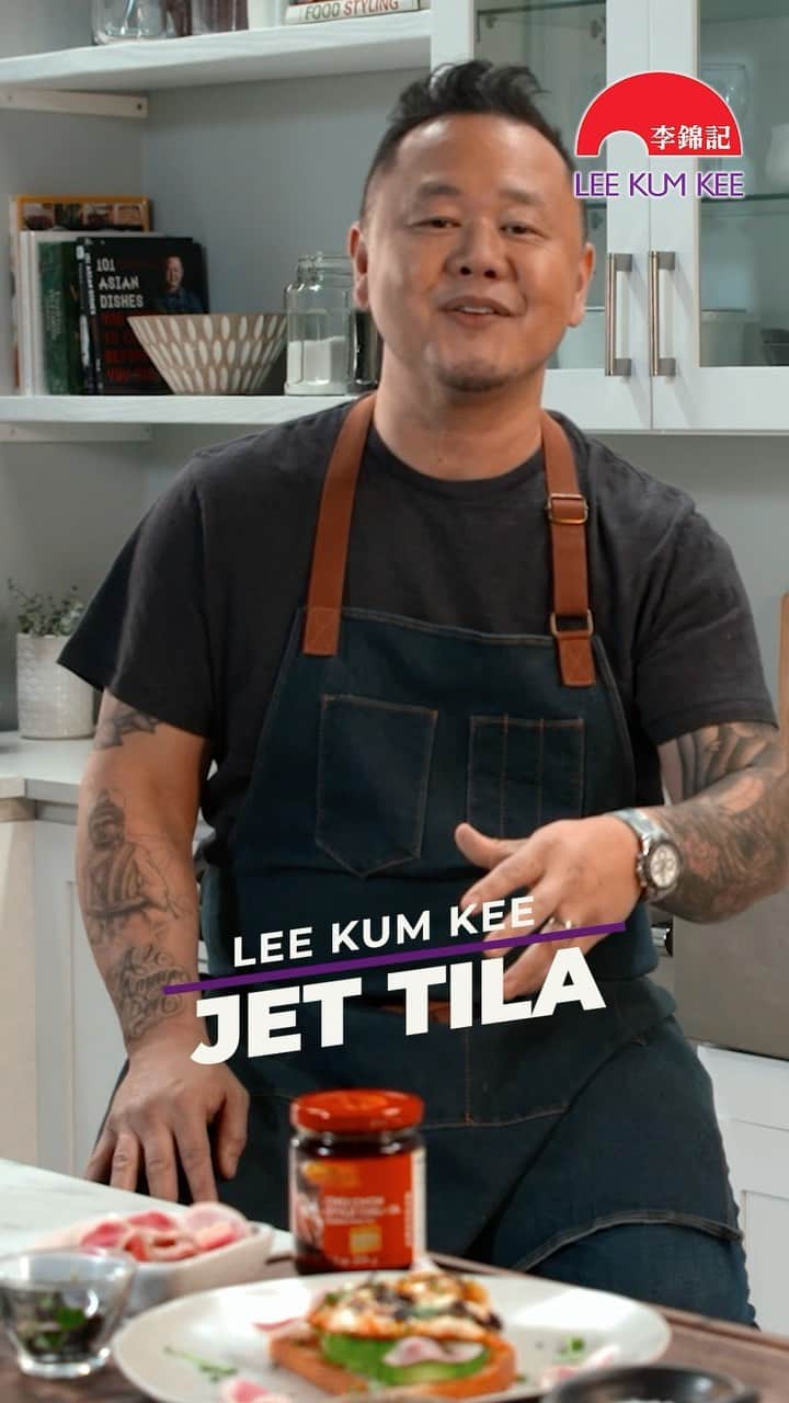 Lee Kum Kee USA（李錦記）のインスタグラム：「Are you ready for this vegetarian-friendly extravaganza?! Stay tuned tomorrow as Chef @jettila prepares this delicious Chiu Chow Style Avocado Toast with our savory Lee Kum Kee Chiu Chow Style Chili Oil. Tag a vegetarian friend who needs this recipe!」