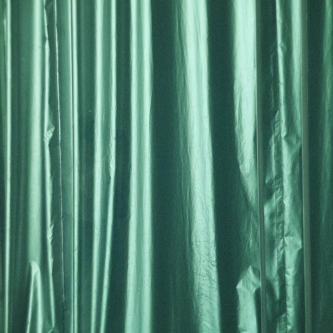 若菜みささんのインスタグラム写真 - (若菜みさInstagram)「最近趣味で写真にハマっています♩  2枚目、何に見えますか？ みなさんのおうちにあるものだよ。  #photooftheday  #iphonecamera」6月28日 19時07分 - neko_ne_ko1