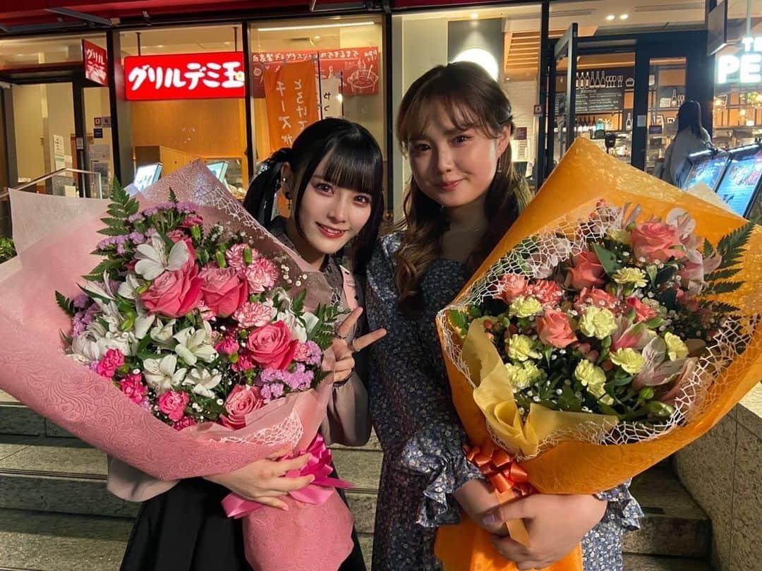 のインスタグラム：「いよいよ今夜   #明日私は誰かのカノジョ  第12話 最終回です*ﾟ  終わってしまうー🥲  真矢 萌 として生きた約2ヶ月間 とてもあっという間でしたが すごく生きてる心地がして 1日1日が長かったです。 漫画の 本の中の萌に命を吹き込こんで生きれて 怒りや苦しみも 嬉しさや 楽しさや 恋も 感じられたことが幸せでした😌  そしてなんと最終回は、  #明日カノ ファンで有名な パンサーの菅さんがスペシャルゲストで登場しております😳 お見逃しなく！！！✨  最終回、お楽しみに☺️」