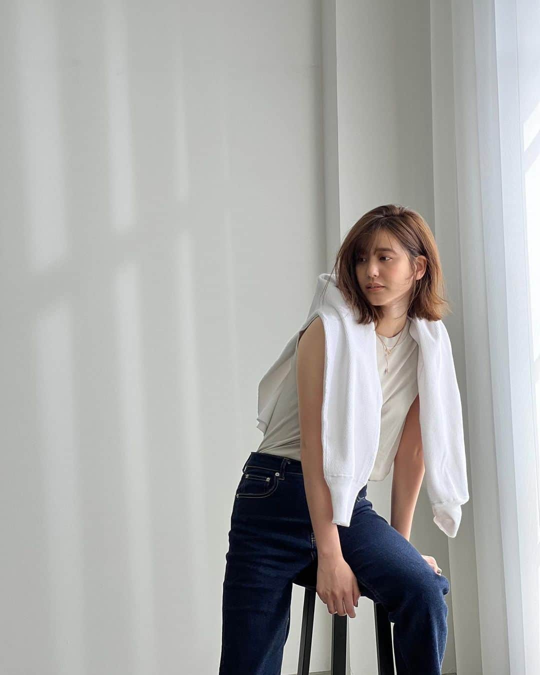 山崎紘菜のインスタグラム：「@classy_mag_insta 🍃 8月号」