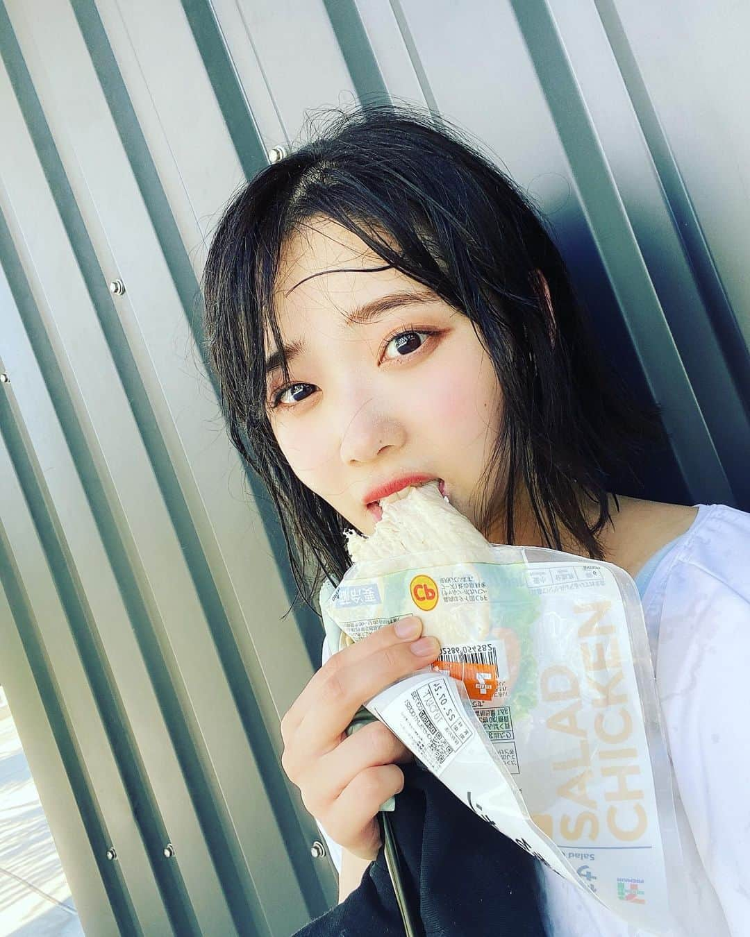 二葉エマさんのインスタグラム写真 - (二葉エマInstagram)「.  暑すぎて…  .」6月28日 21時19分 - futaba_ema