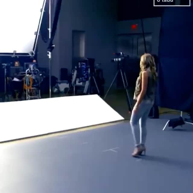 Tainá Müllerのインスタグラム：「Não sei vocês, mas me deu vontade de chorar assistindo esse video..   Quando isso vai mudar?  Via @quebrandootabu」