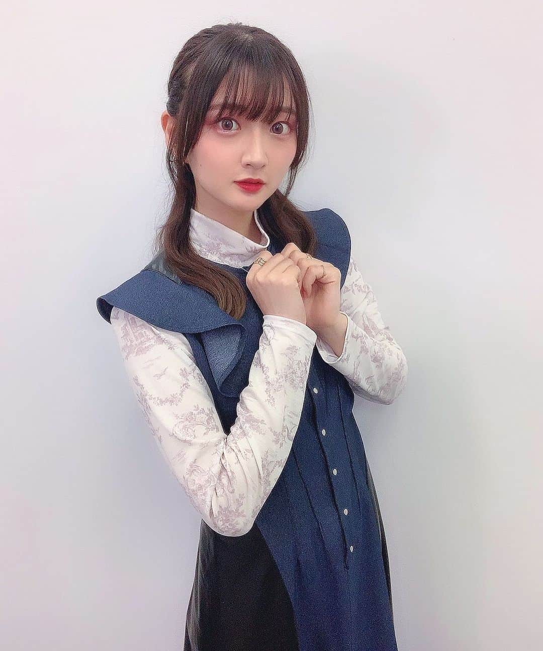のインスタグラム：「『山根綺のゆるっと綺譚』第15回 ありがとうございました！🌸 ゲストに #前田佳織里 ちゃんをお迎えしました！ かおりん、来てくれてありがとう🥰  最近買ったお気に入りのお洋服。でした。  次回の放送日は、7月26日(火)！ ゲストさんも、お楽しみに、、♡  #furfur #デニムワンピース」