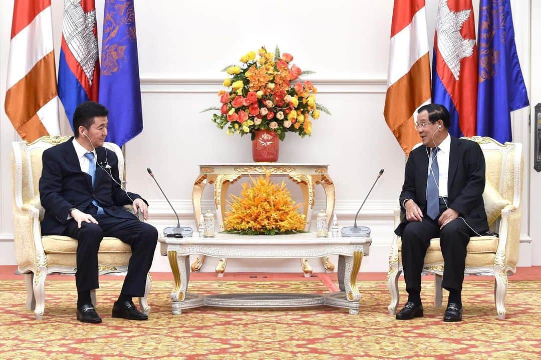 岸信夫さんのインスタグラム写真 - (岸信夫Instagram)「6/22 カンボジアのフン・セン首相を表敬」6月29日 1時06分 - kishi_nobuo