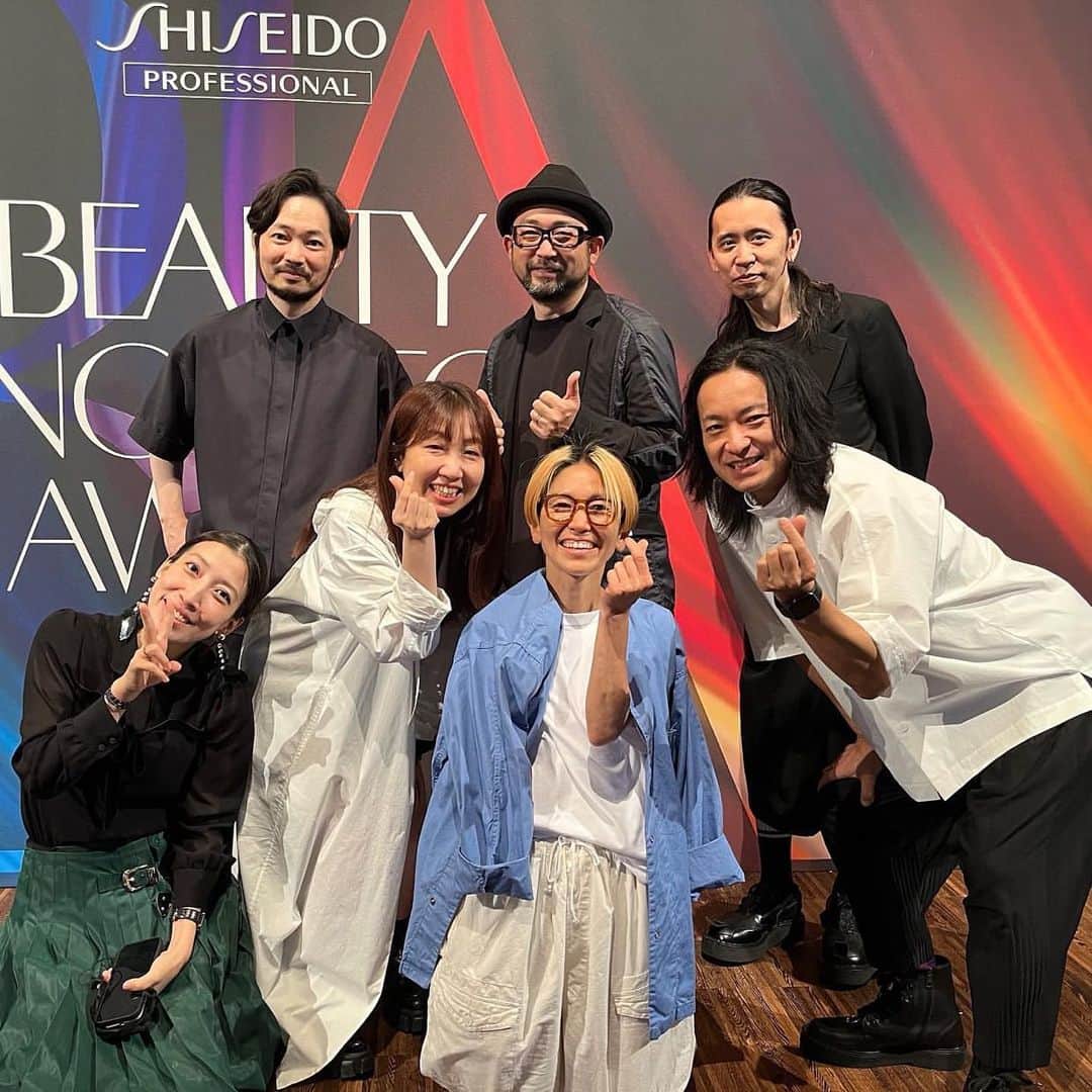 進藤郁子のインスタグラム：「BEAUTY INNOVATOR AWARD アジアグランプリを決める審査員をさせて頂きました。 8カ国をオンラインで繋いでの審査でした。  ありがとうございました！  写真に岡村さんがいらっしゃらず、残念。  @shiseidopro_jpn  @shiseidopro_official #beautyinovatoraward  #repost @ikuko_shindo_official via @PhotoAroundApp  BEAUTY INNOVATOR AWARD  @shiseidopro_jpn  @shiseidopro_official」