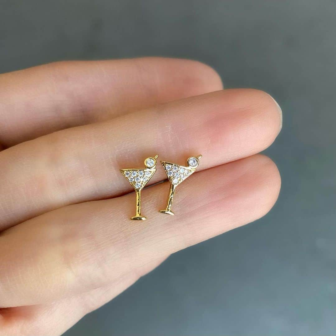 さんのインスタグラム写真 - (Instagram)「Dainty jewelry! #jewelry #fashion #trend #ootd #everyday #La #necklace #crecentmoonnecklace #opal #opalnecklace」6月29日 4時14分 - meekind_com